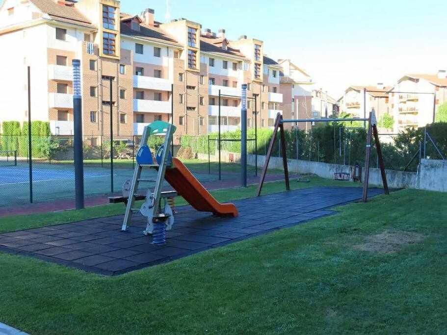 Precioso Atico Con Bonitas Vistas A La Pena Oroel Lejlighed Jaca Eksteriør billede